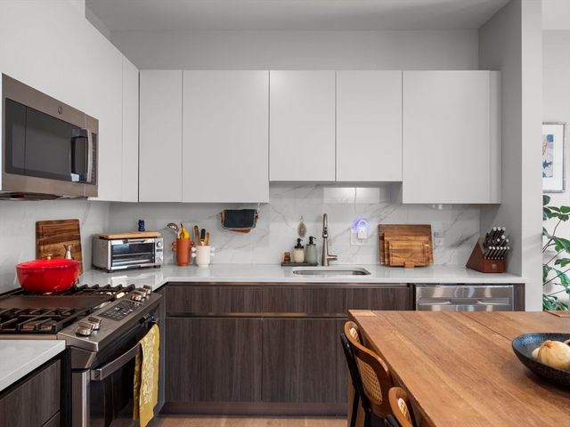 9 Central St 104, Somerville, MA 02143