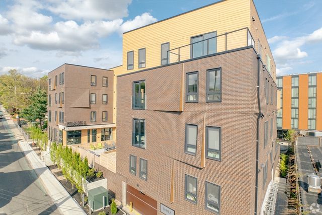 9 Central St 104, Somerville, MA 02143