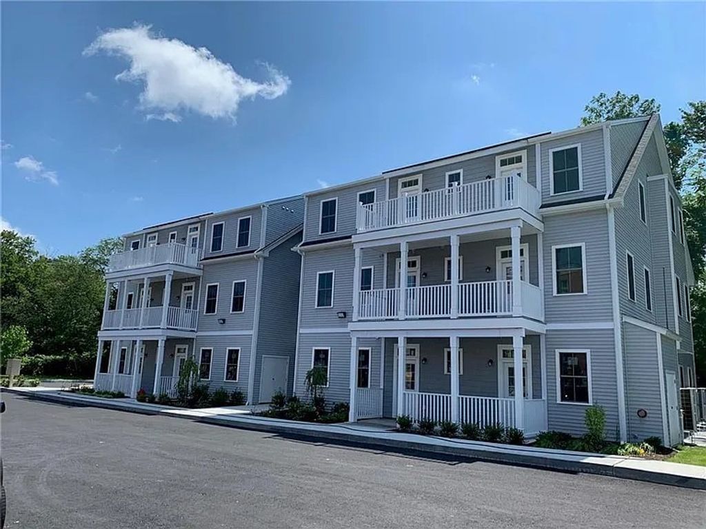 1535 Atwood Avenue 104, Johnston, RI 02919