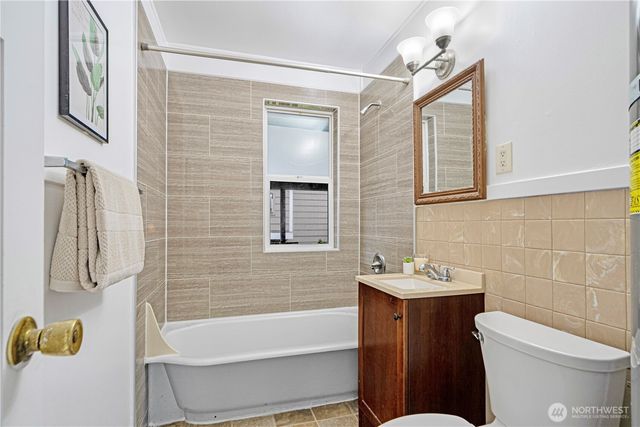 2807 NE 16th Street, Renton, WA 98056