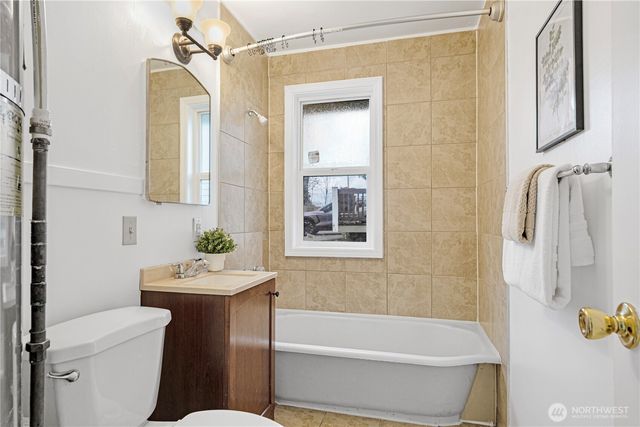 2807 NE 16th Street, Renton, WA 98056