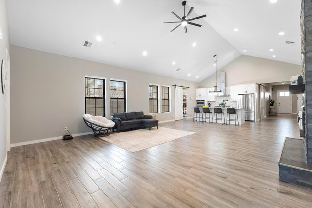 1645 16th Avenue SE, Rio Rancho, NM 87124