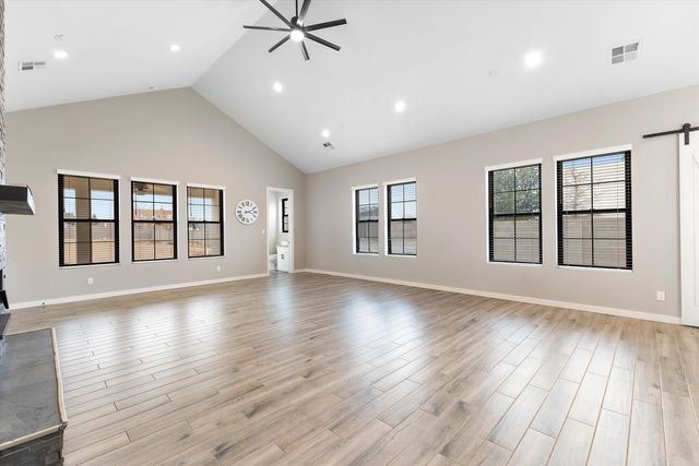 1645 16th Avenue SE, Rio Rancho, NM 87124