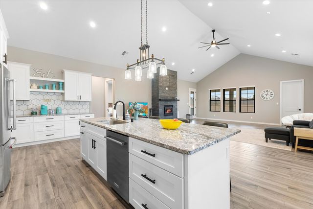 1645 16th Avenue SE, Rio Rancho, NM 87124