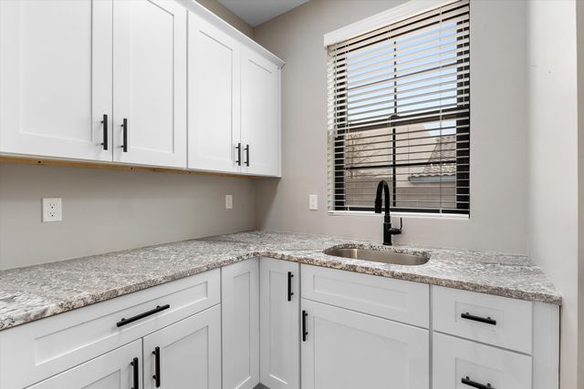 1645 16th Avenue SE, Rio Rancho, NM 87124