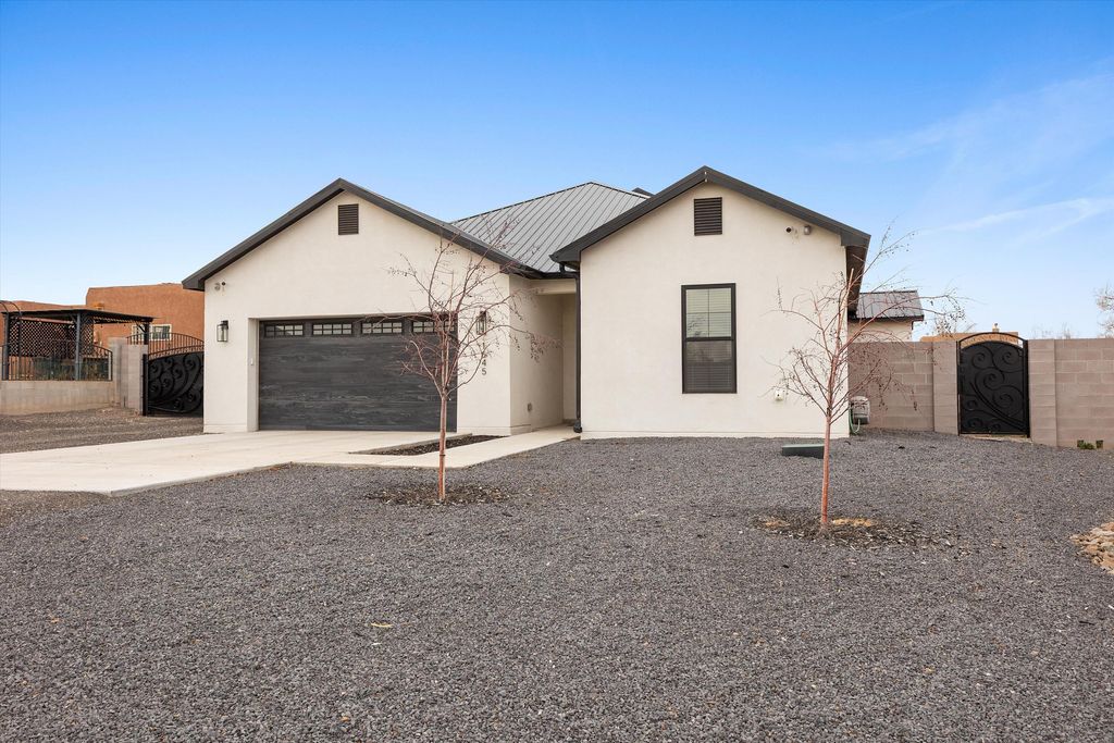 1645 16th Avenue SE, Rio Rancho, NM 87124
