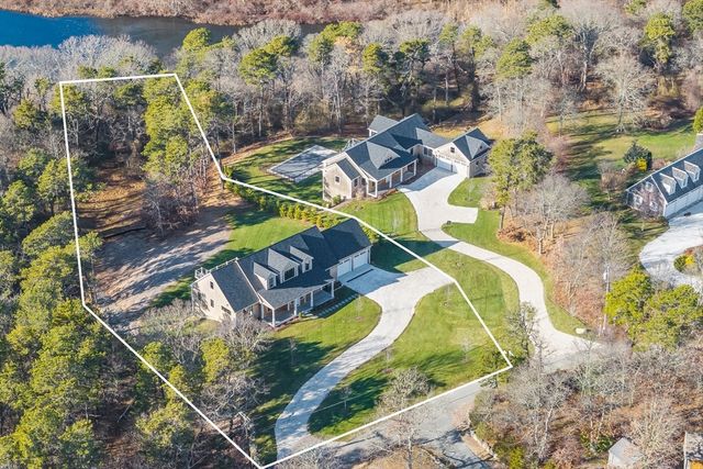 92 Whiffletree Ave, Brewster, MA 02631