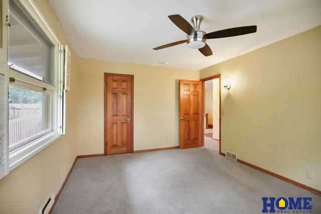 441 Mulder Drive, Lincoln, NE 68510