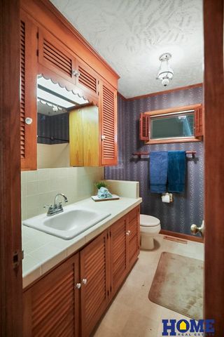 441 Mulder Drive, Lincoln, NE 68510