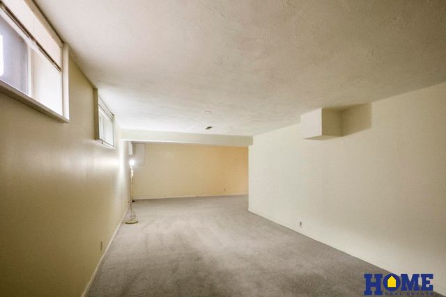 441 Mulder Drive, Lincoln, NE 68510