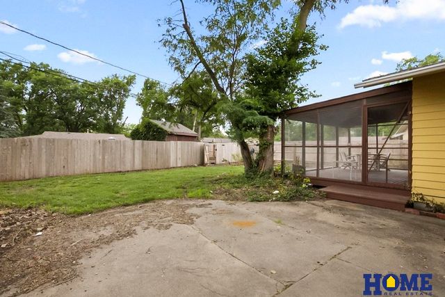 441 Mulder Drive, Lincoln, NE 68510