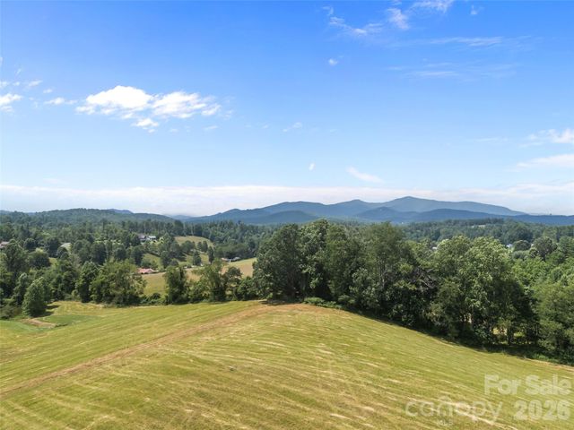 1305 Halltown Road, Spruce Pine, NC 28777