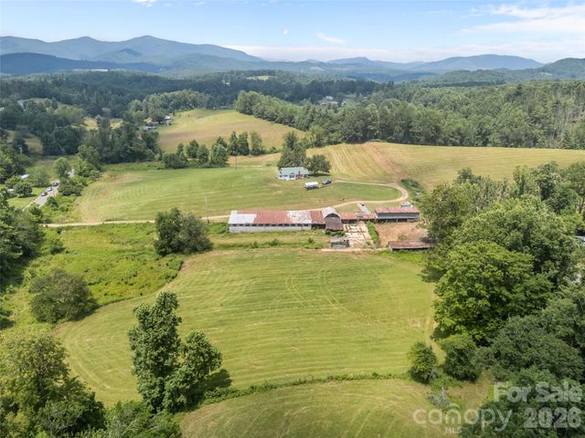 1305 Halltown Road, Spruce Pine, NC 28777