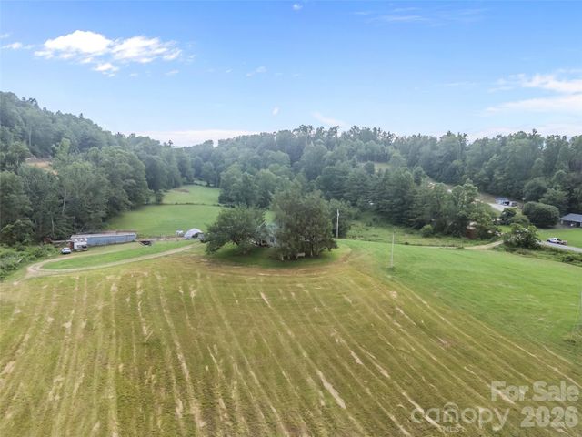 1305 Halltown Road, Spruce Pine, NC 28777