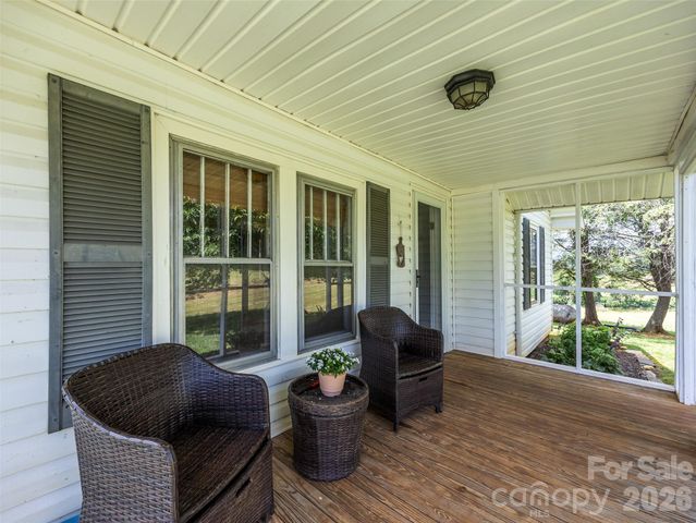 1305 Halltown Road, Spruce Pine, NC 28777