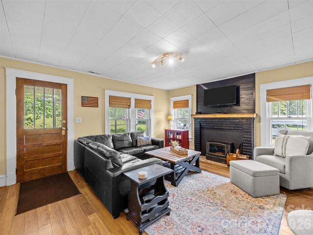 1305 Halltown Road, Spruce Pine, NC 28777