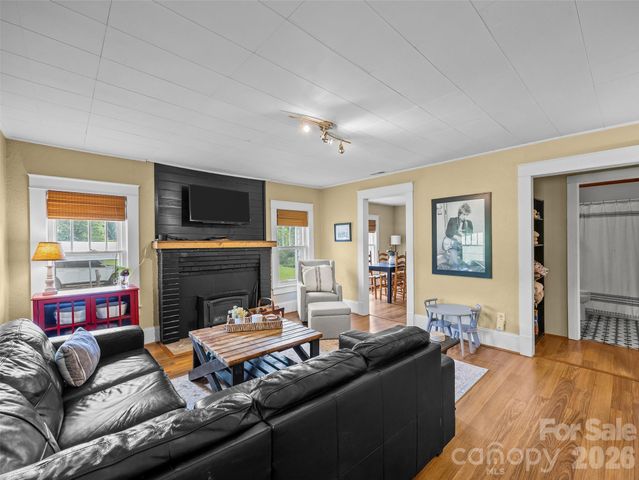 1305 Halltown Road, Spruce Pine, NC 28777