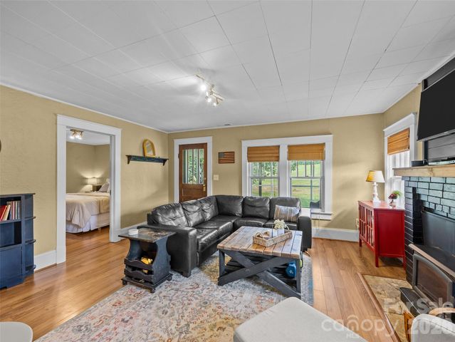 1305 Halltown Road, Spruce Pine, NC 28777