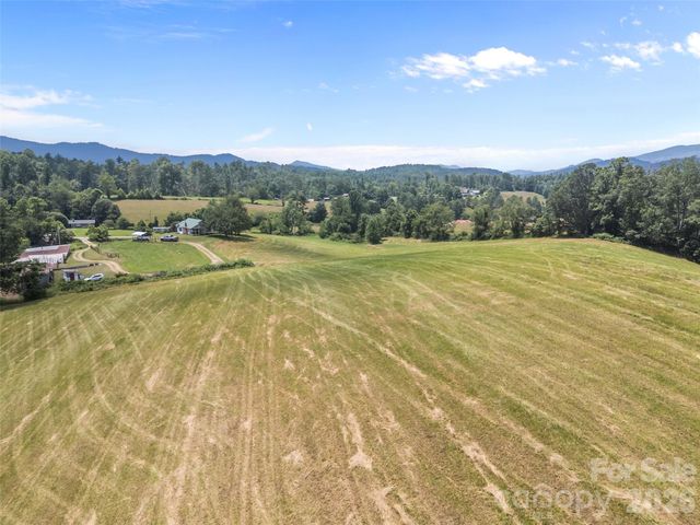 1305 Halltown Road, Spruce Pine, NC 28777