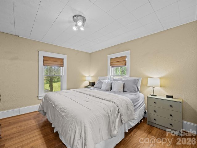 1305 Halltown Road, Spruce Pine, NC 28777