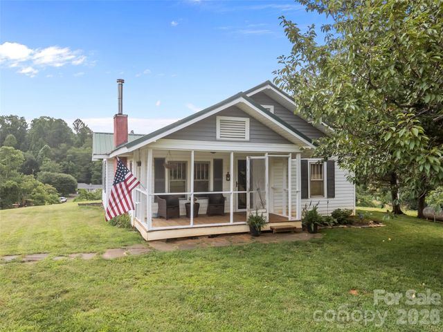 1305 Halltown Road, Spruce Pine, NC 28777