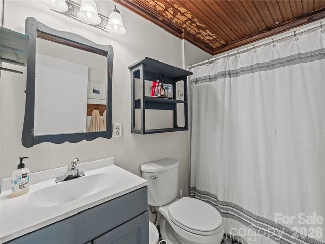 1305 Halltown Road, Spruce Pine, NC 28777