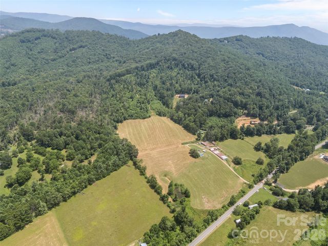 1305 Halltown Road, Spruce Pine, NC 28777