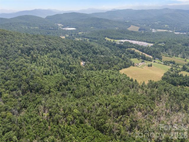 1305 Halltown Road, Spruce Pine, NC 28777