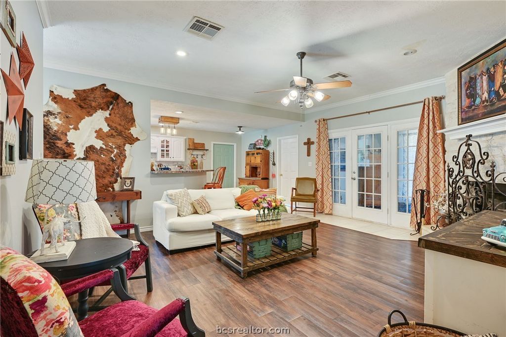 10747 Whispering Oaks Drive, Hearne, TX 77859 — photo 5