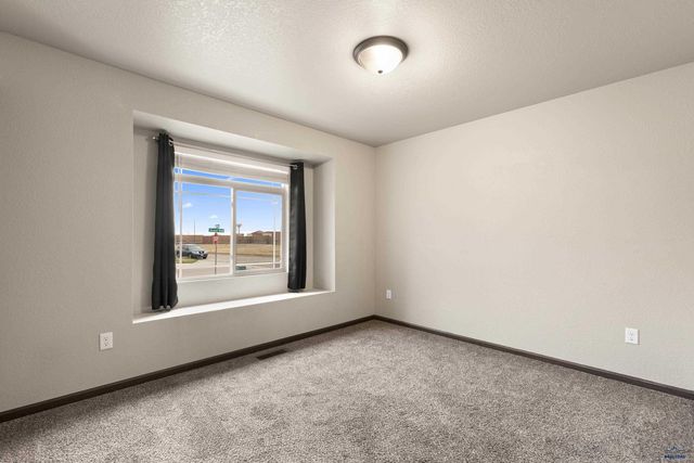 615 BOSWELL BLVD, Box Elder, SD 57719