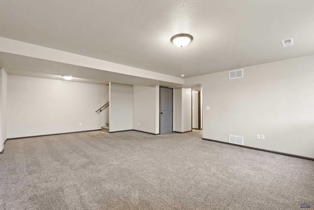 615 BOSWELL BLVD, Box Elder, SD 57719