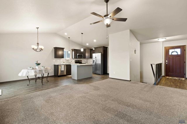 615 BOSWELL BLVD, Box Elder, SD 57719