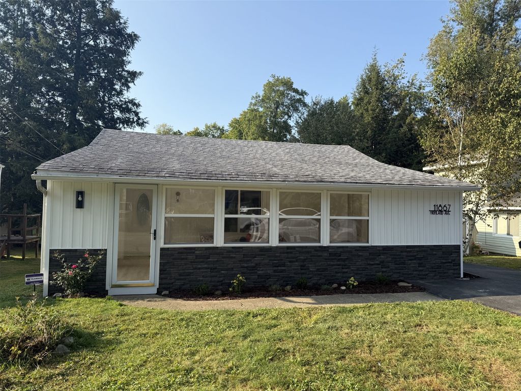 11867 HIGHLAND Avenue, Conneaut Lake, PA 16316