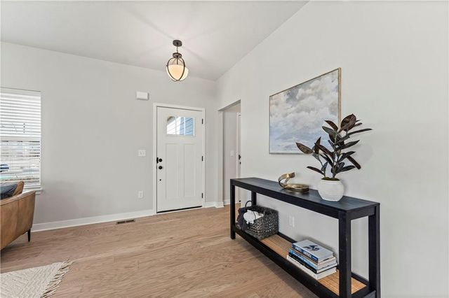 11119 N Crescent Court, Kansas City, MO 64157