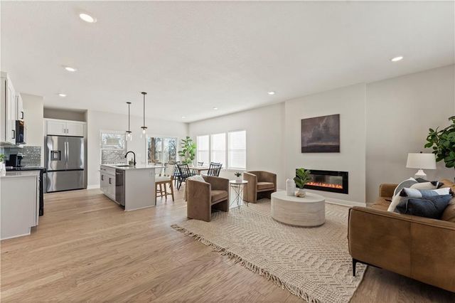 11119 N Crescent Court, Kansas City, MO 64157