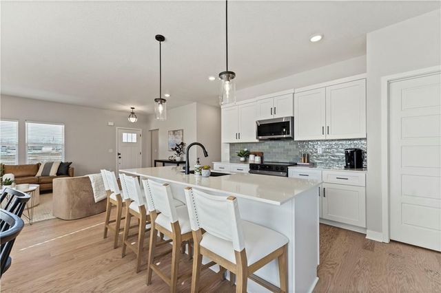 11119 N Crescent Court, Kansas City, MO 64157