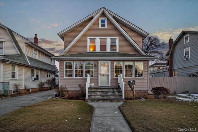 35 S Franklin Avenue, Valley Stream, NY 11580