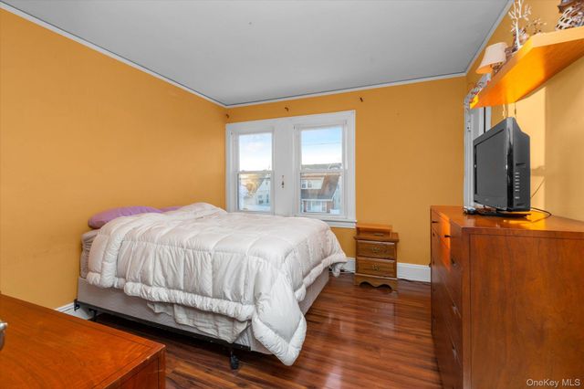 35 S Franklin Avenue, Valley Stream, NY 11580