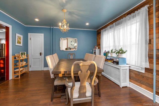 35 S Franklin Avenue, Valley Stream, NY 11580