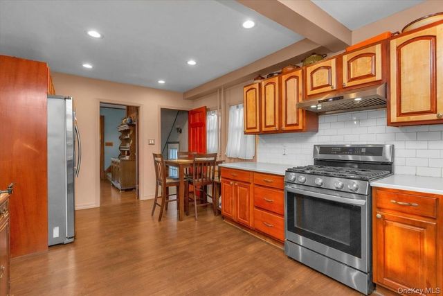 35 S Franklin Avenue, Valley Stream, NY 11580