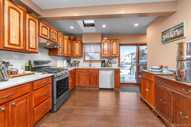 35 S Franklin Avenue, Valley Stream, NY 11580