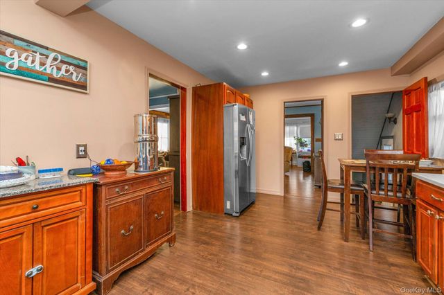 35 S Franklin Avenue, Valley Stream, NY 11580