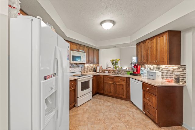 310 Greenwood Dr, North Strabane, PA 15317