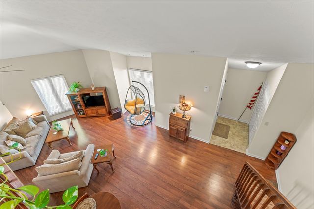 310 Greenwood Dr, North Strabane, PA 15317