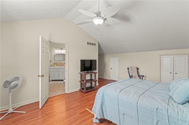 310 Greenwood Dr, North Strabane, PA 15317
