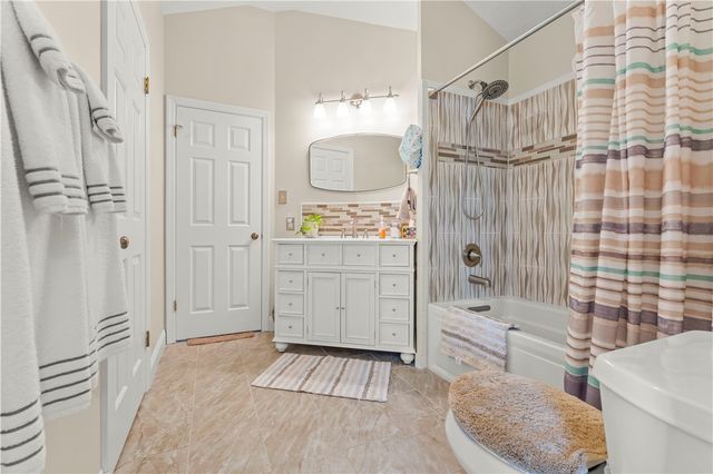 310 Greenwood Dr, North Strabane, PA 15317