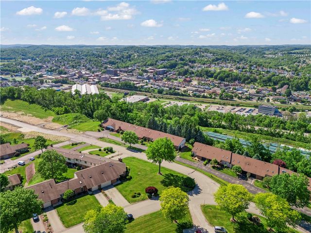 310 Greenwood Dr, North Strabane, PA 15317