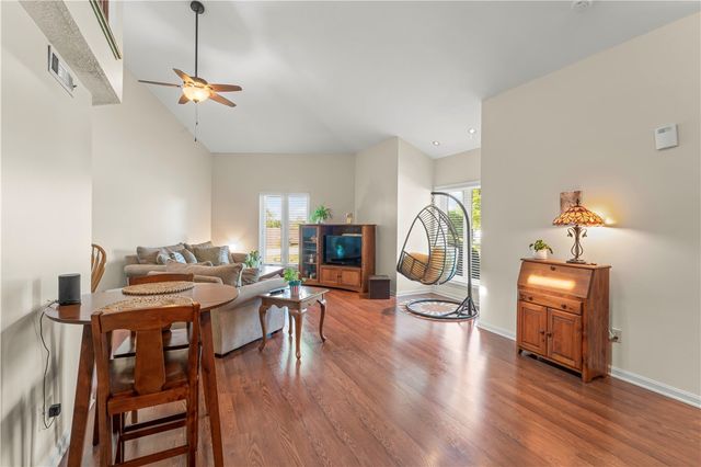 310 Greenwood Dr, North Strabane, PA 15317