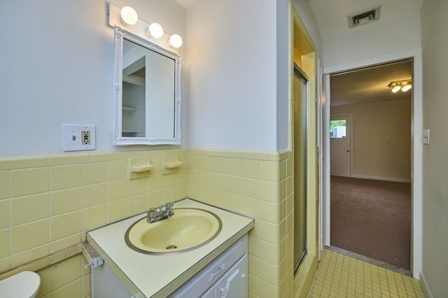 51 Pratt Drive, Newton, MA 02465