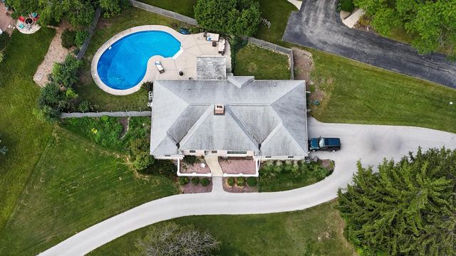 2135 Michelle DRIVE, Brookfield, WI 53045